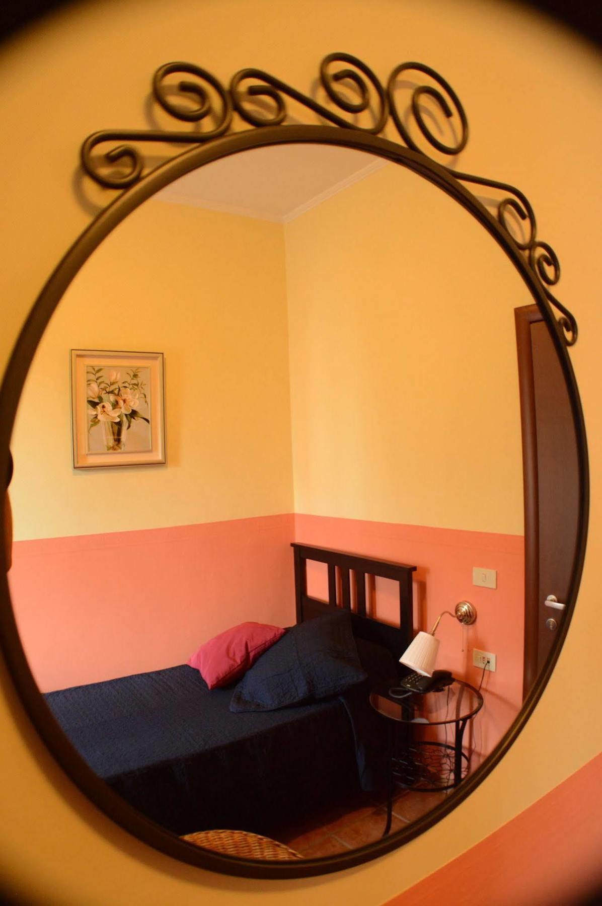 L'Incanto Guesthouse Рим Екстериор снимка